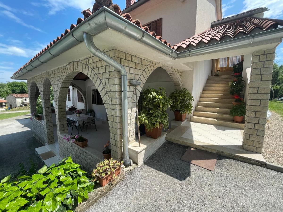 Apartment Benky Pićan エクステリア 写真